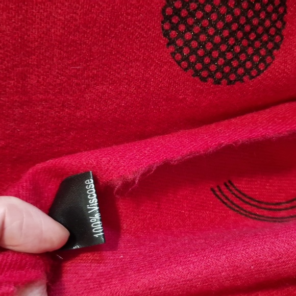 NWOT Dark red scarf/wrap - Picture 4 of 4